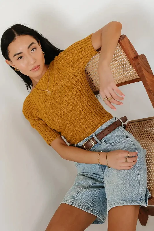 Toni Sweater Top in Yellow